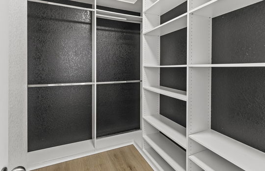 23-web-or-mls-1PRIMARY CLOSET