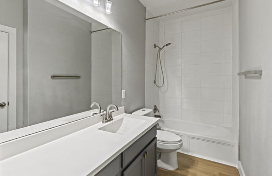 26-web-or-mls-1BATHROOM TWO