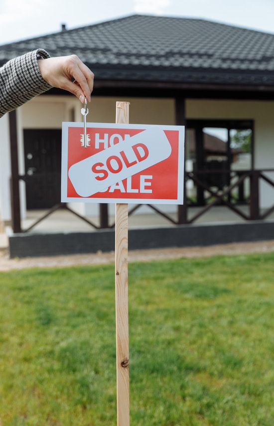 pexels-thirdman-8470800