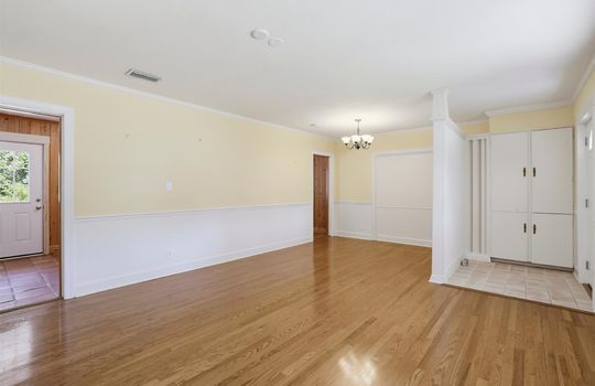 017-2108 Spence Ave-16