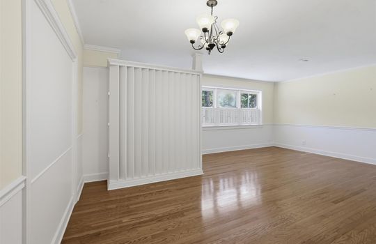 021-2108 Spence Ave-18