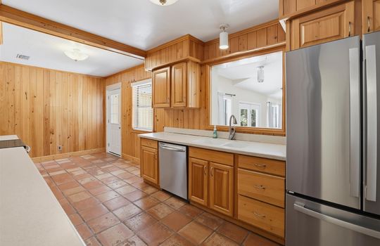 023-2108 Spence Ave-20