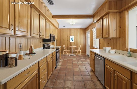 025-watermark_Property_C8D9_2108_Spence_Ave-4_14-08-26_17_14
