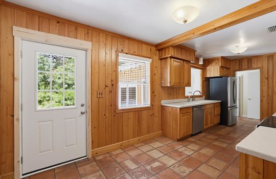 032-2108 Spence Ave-28