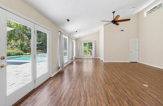 040-2108 Spence Ave-35