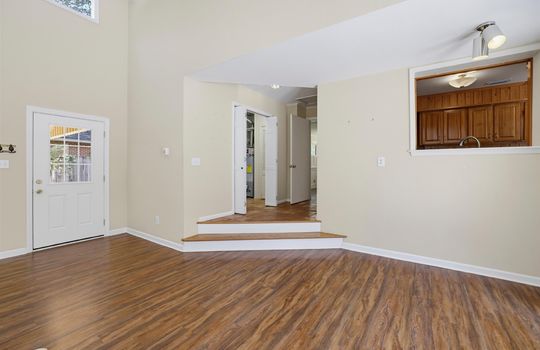 043-2108 Spence Ave-37