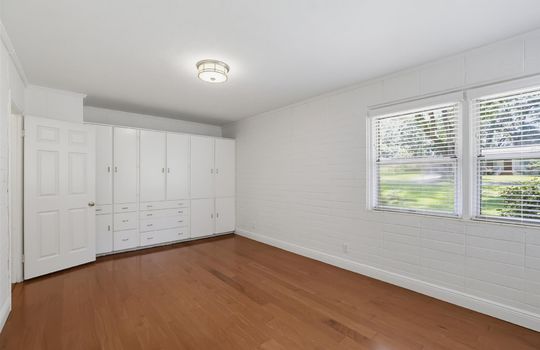 052-2108 Spence Ave-44