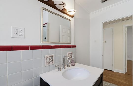 055-2108 Spence Ave-47