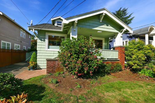 001-Montlake-Craftsman-for-Lease