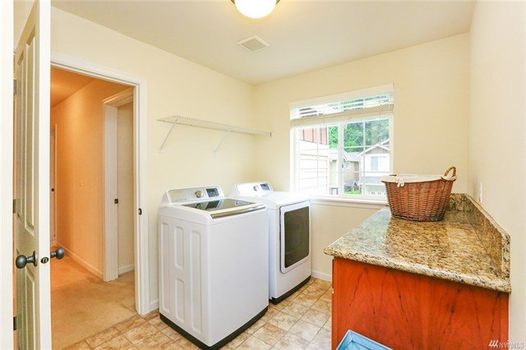 Ext-17-Johanna-Burien