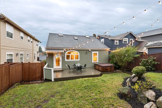 3822-42nd-Ave-NE-28_web