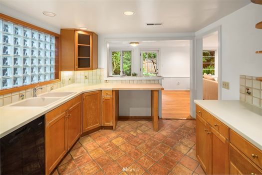 4841 NE 43rd St Gallery Img 9