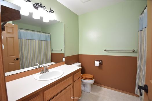 6109 71st Dr NE Gallery Img 13