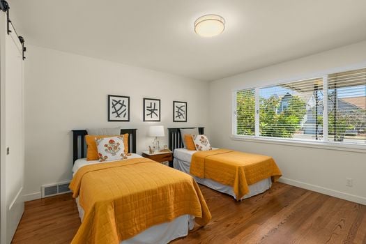 2527 7th Ave W Seattle, WA-13