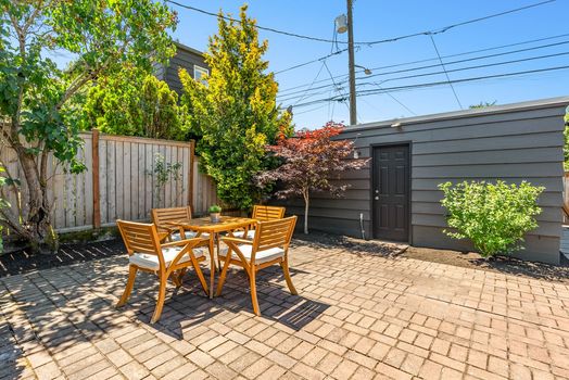 2527 7th Ave W Seattle, WA-31