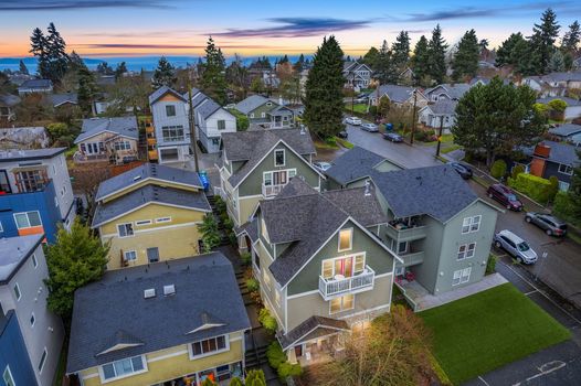 5907 40th Ave SW Seattle, WA-z4