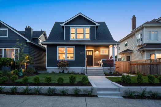 2139 5th Ave W Seattle, WA&#8211;1 vs 2