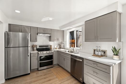Cosio Vazquez Listing - Kitchen Stove Pic