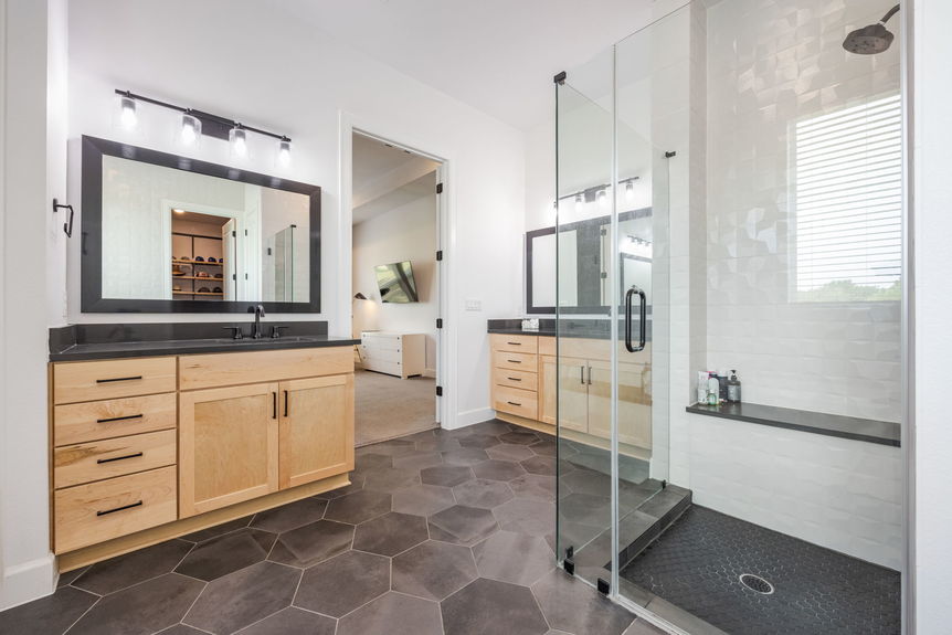 19-web-or-mls-20240407 135 Bedford Dr Spicewood (19 of 84)