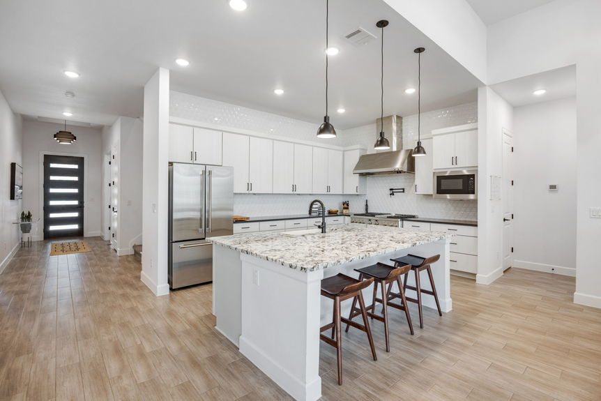 21-web-or-mls-20240407 135 Bedford Dr Spicewood (21 of 84)