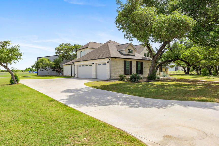 3-web-or-mls-20240407 135 Bedford Dr Spicewood (3 of 84)