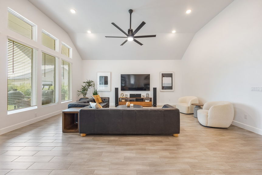 31-web-or-mls-20240407 135 Bedford Dr Spicewood (31 of 84)