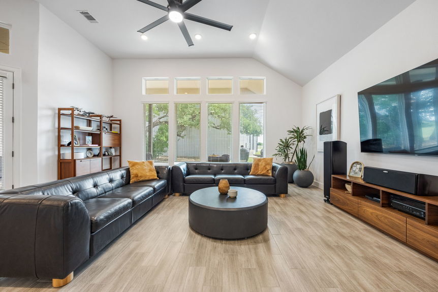 35-web-or-mls-20240407 135 Bedford Dr Spicewood (35 of 84)