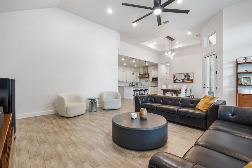 36-web-or-mls-20240407 135 Bedford Dr Spicewood (36 of 84)