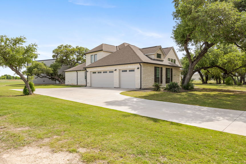 4-web-or-mls-20240407 135 Bedford Dr Spicewood (4 of 84)