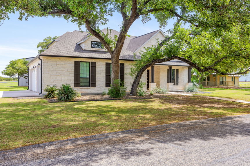 5-web-or-mls-20240407 135 Bedford Dr Spicewood (5 of 84)