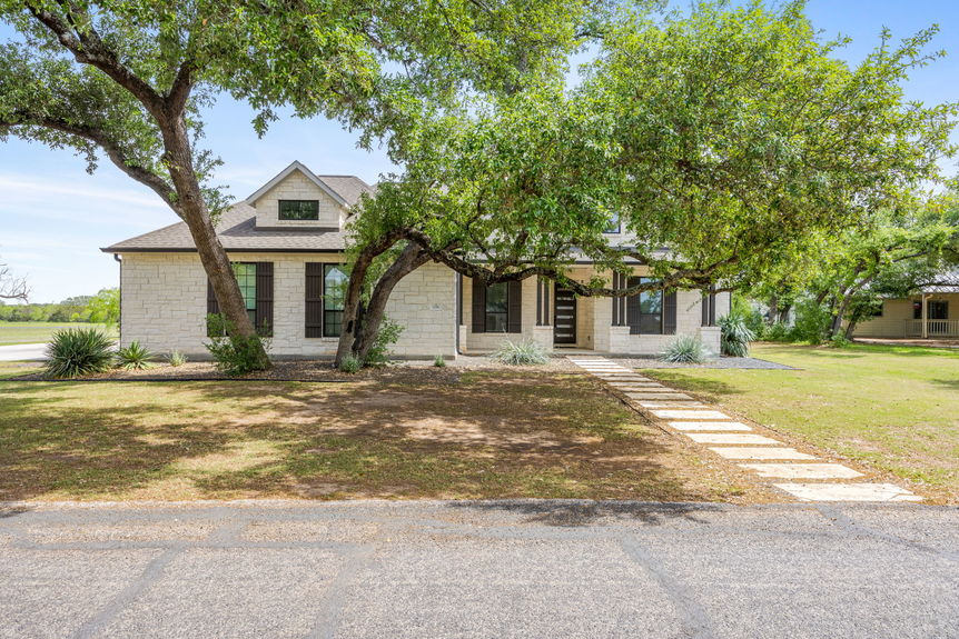 6-web-or-mls-20240407 135 Bedford Dr Spicewood (6 of 84)
