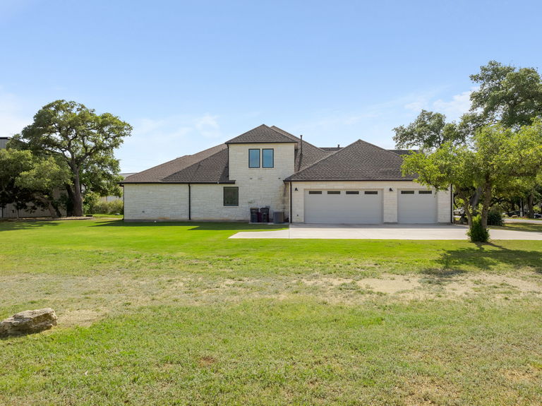 67-web-or-mls-20240407 135 Bedford Dr Spicewood (67 of 84)