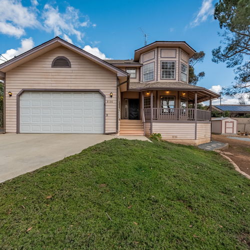 Sold in One Weekend: How The Svelling Group Earned 14 Offers and $101,000 Over Asking in Crest