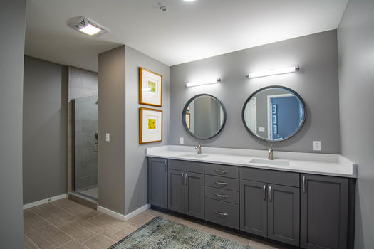 Regas Square Condo Interior Bath 1