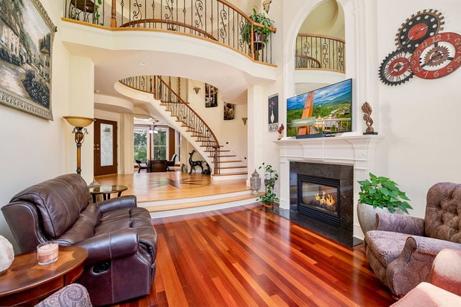 12106 Hewitt &#8211; Interior &#8211; Small-55