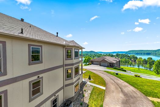 Lakeside-Reserve-Condos-4