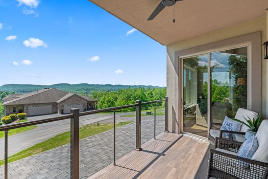 Lakeside-Reserve-Condos-42