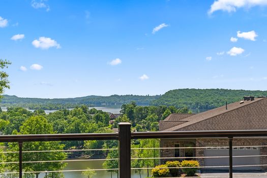 Lakeside-Reserve-Condos-43