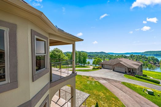 Lakeside-Reserve-Condos-56