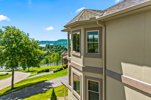 Lakeside-Reserve-Condos-7