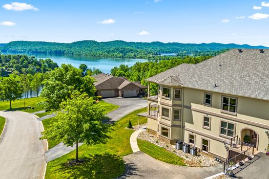 Lakeside-Reserve-Condos-72