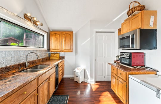 1121 hollyberry ct-22
