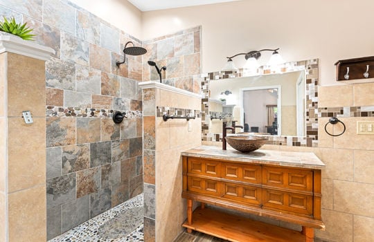 1121 hollyberry ct-30