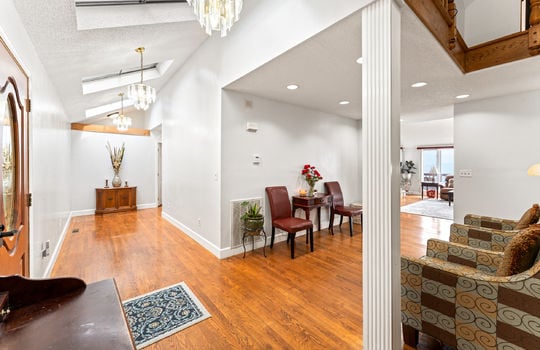 1121 hollyberry ct-33