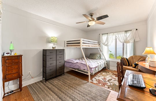 1121 hollyberry ct-35