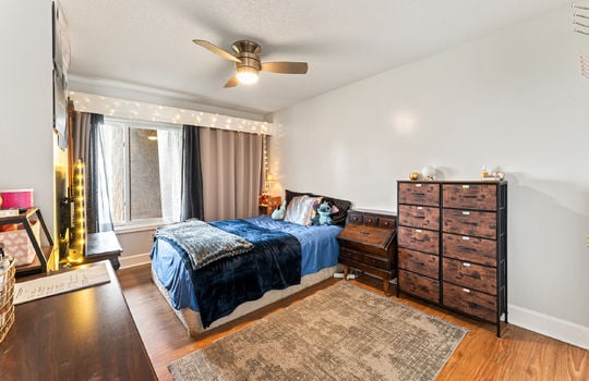 1121 hollyberry ct-39