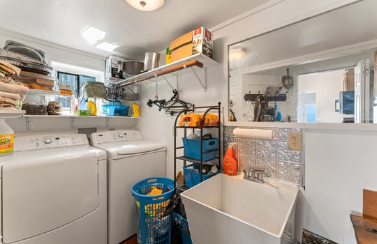 1121 hollyberry ct-43