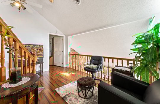 1121 hollyberry ct-44