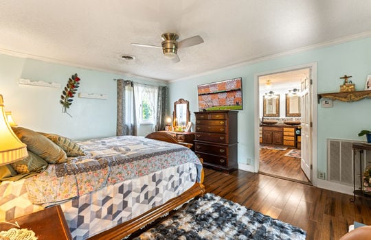 1121 hollyberry ct-48
