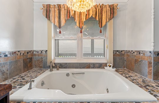 1121 hollyberry ct-51
